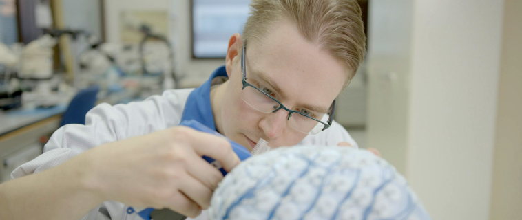 Cryogenics and wire bonding as specialties – Expertise at Helsinki factory
